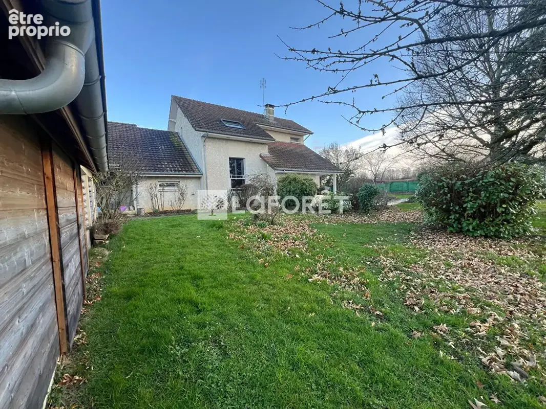 Trenal · Maison familiale 278 m² · Piscine couverte · Terrain 2 000 m² · DPE C - photo 17