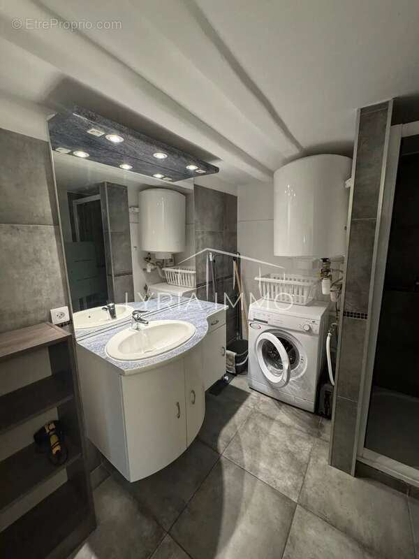 Appartement à ROQUEBRUNE-SUR-ARGENS