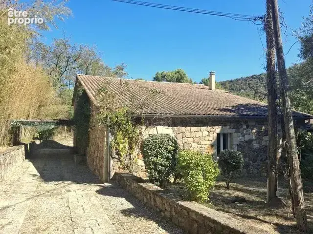 Grande batisse proche banne - photo 4