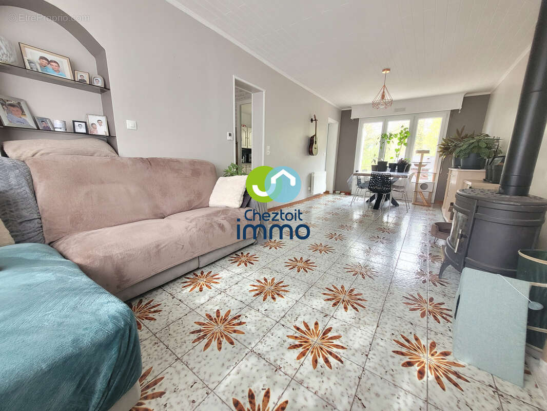 Maison à ANGRES