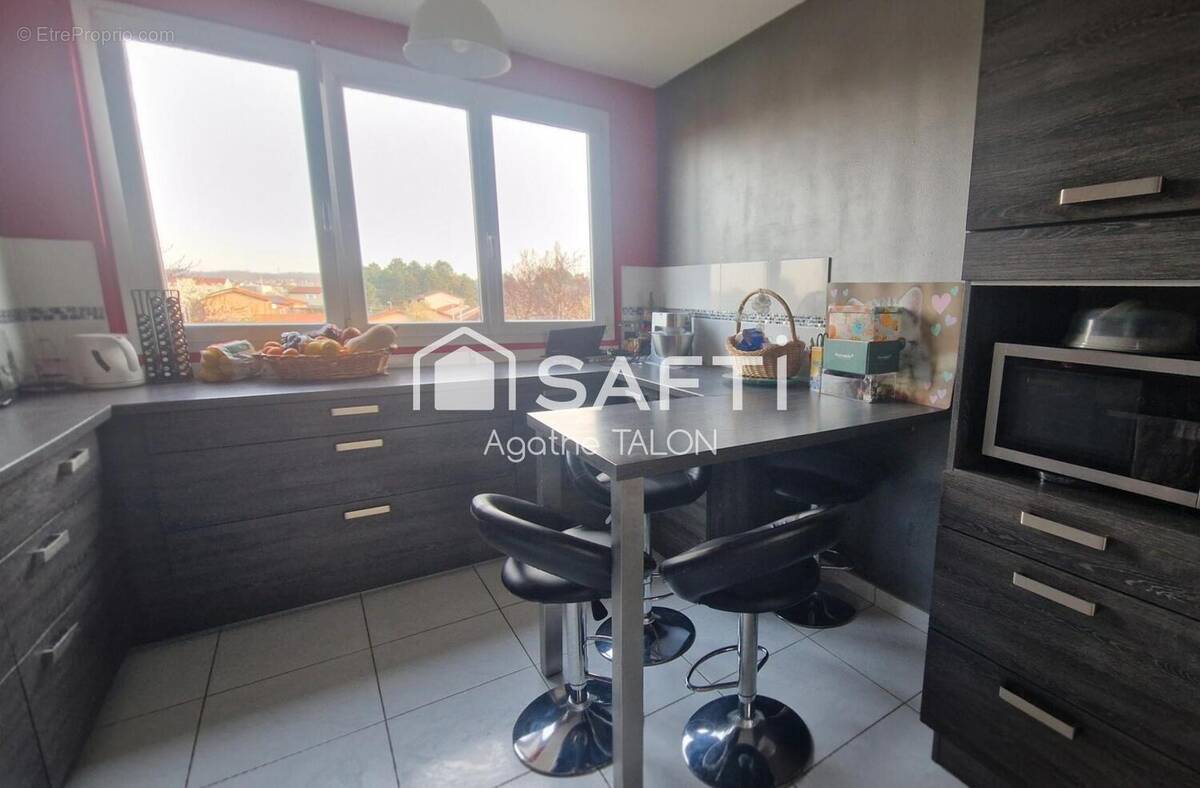 Photo 1 - Appartement à RILLIEUX-LA-PAPE