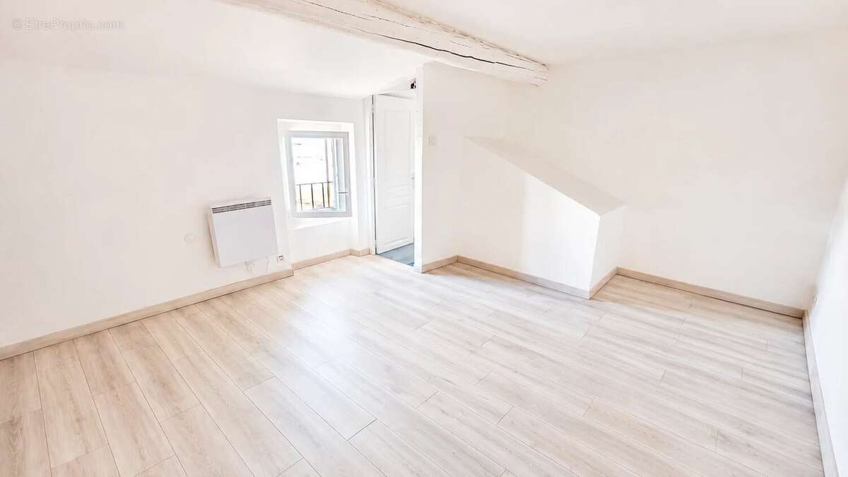 Maison à LA FARE-LES-OLIVIERS