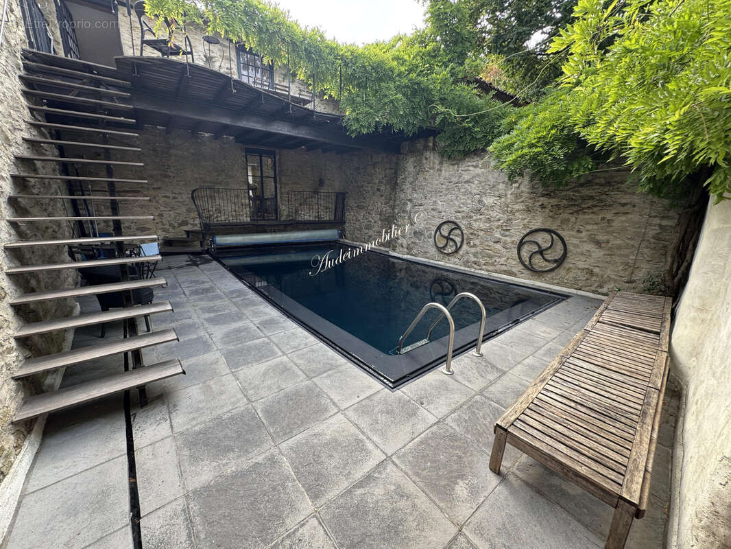 Ensemble immobilier de 3 maisons avec piscine et jardins - photo 8