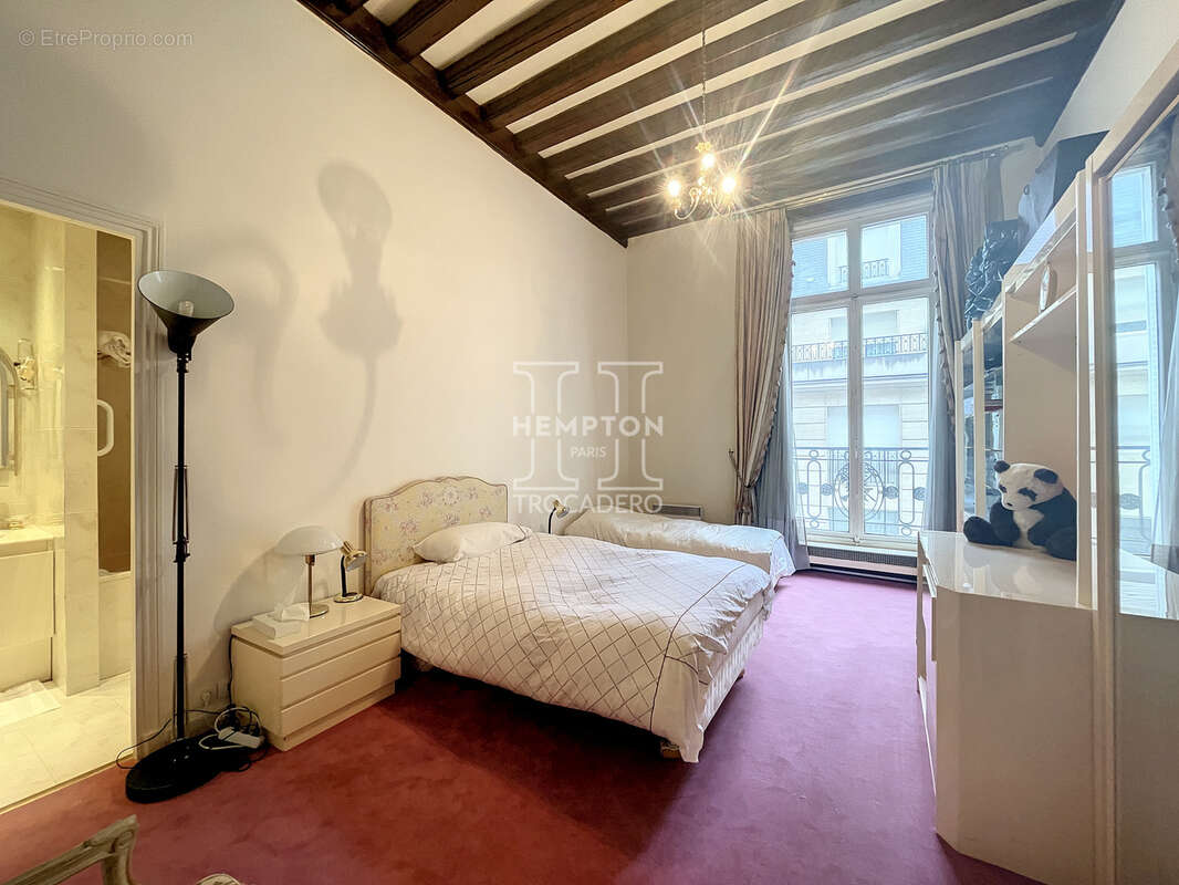 Parix xvième - quartier place victor hugo - 10 pieces - 5 chambres • - photo 14
