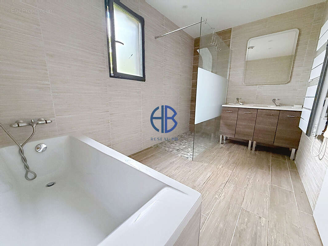 Maison Renage 4 pièce(s) 135 m2 - photo 8