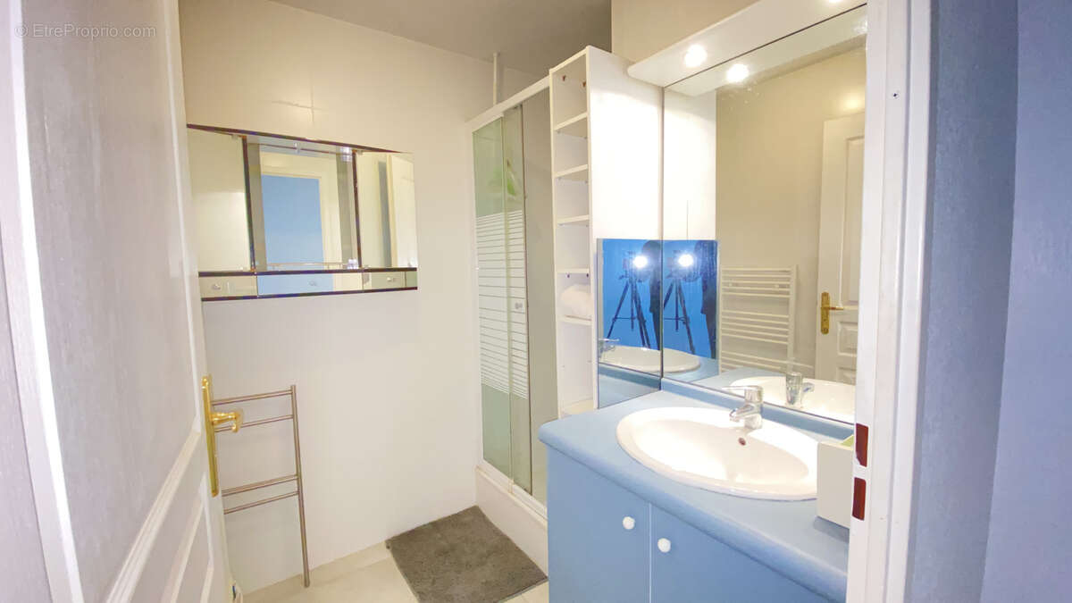 Appartement à SAINT-MARTIN-D'HERES