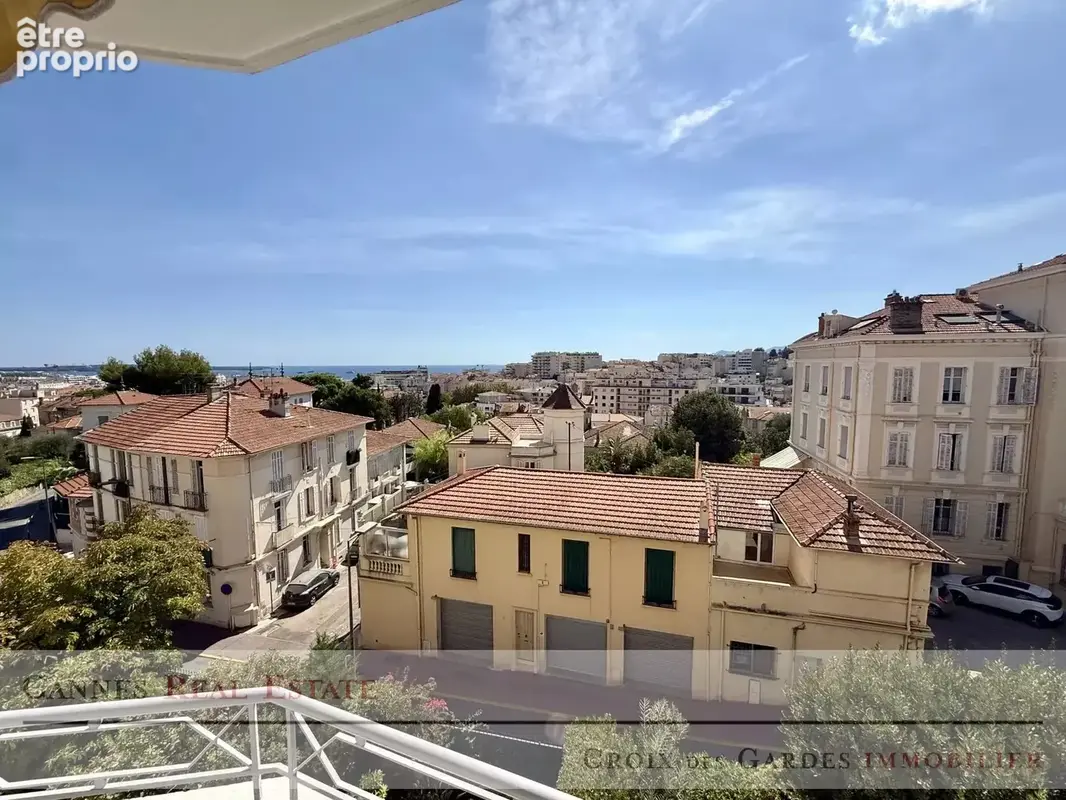 Cannes – Petit Juas  2 pièces traversant avec terrasse et vue mer - photo 2
