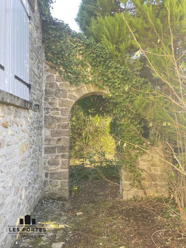 Maison à PRUNAY-SUR-ESSONNE