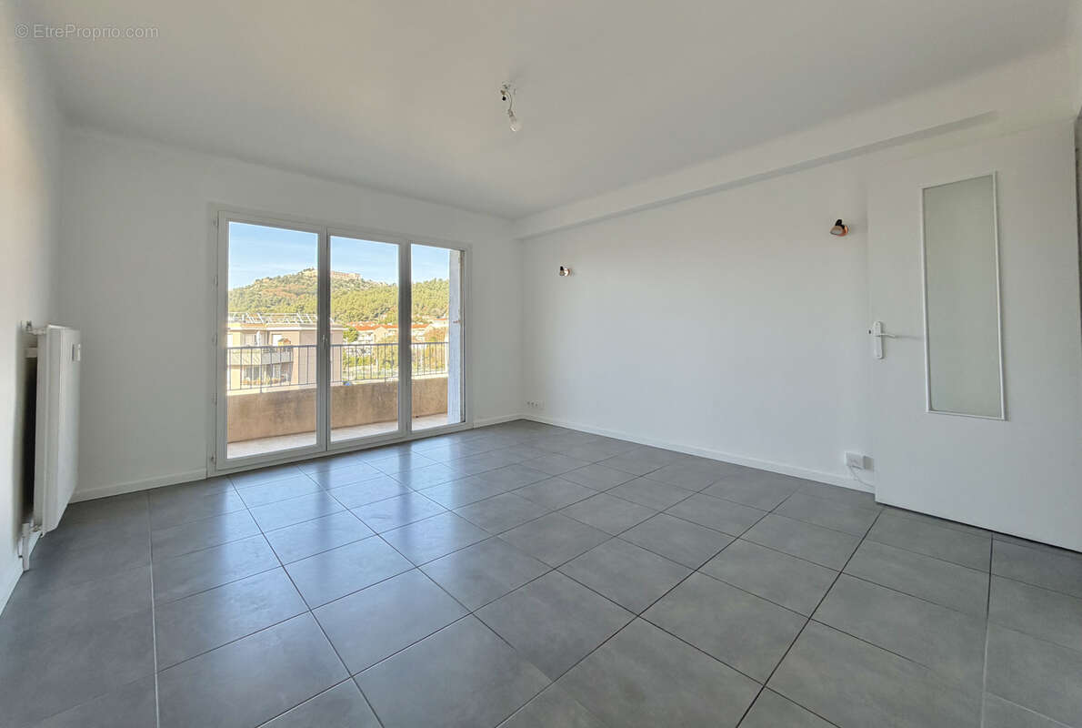 Appartement à SIX-FOURS-LES-PLAGES