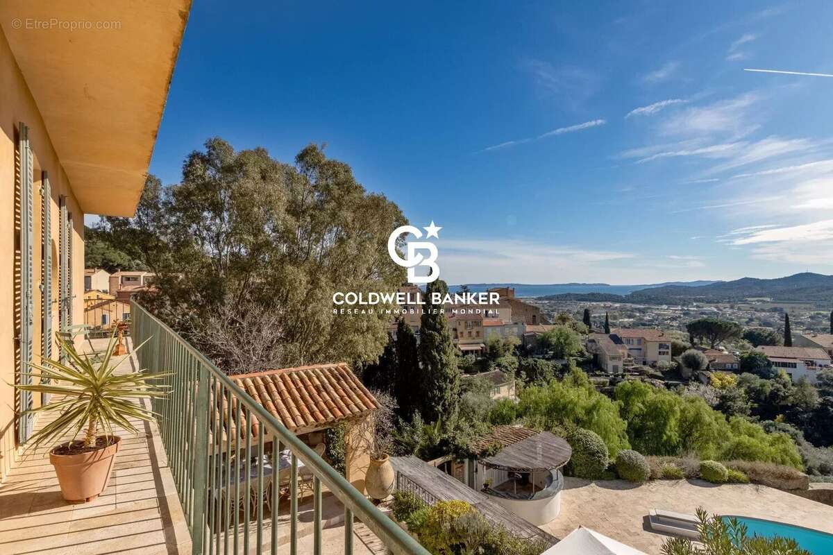 Maison à BORMES-LES-MIMOSAS