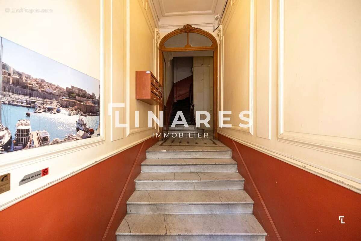 Appartement à MARSEILLE-1E