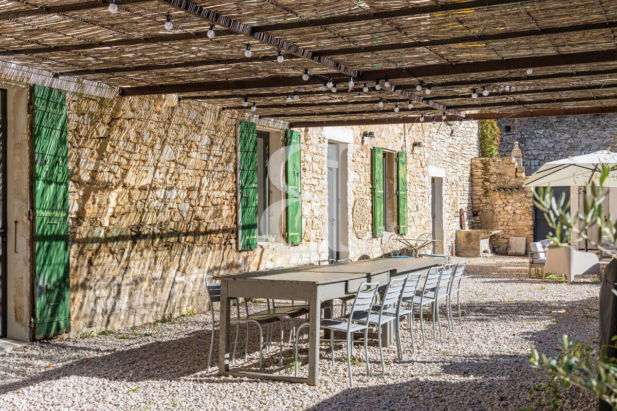 Maison à L'ISLE-SUR-LA-SORGUE