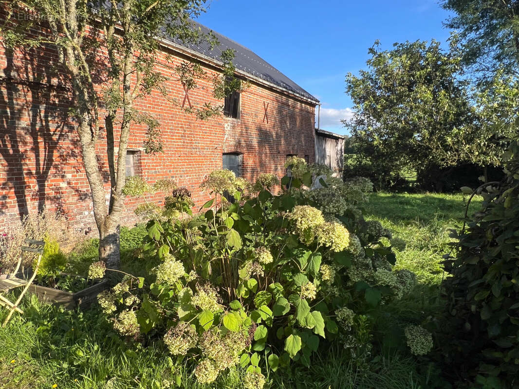 Maison de maître au fond d'une allée au calme avec annexes - photo 27