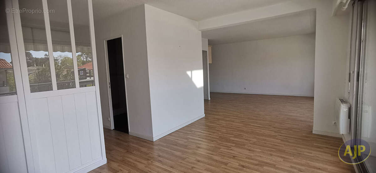 Appartement à ARES