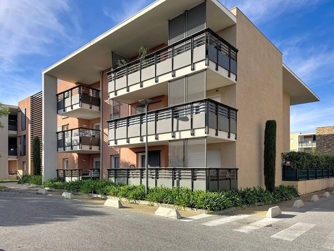 Appartement à ROQUEBRUNE-SUR-ARGENS