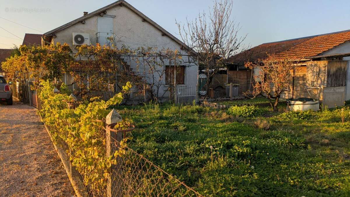 Maison à VARENNES-SUR-ALLIER