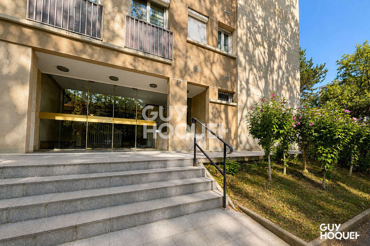 Studio 28 m² sans vis-à-vis - dernier étage - photo 9