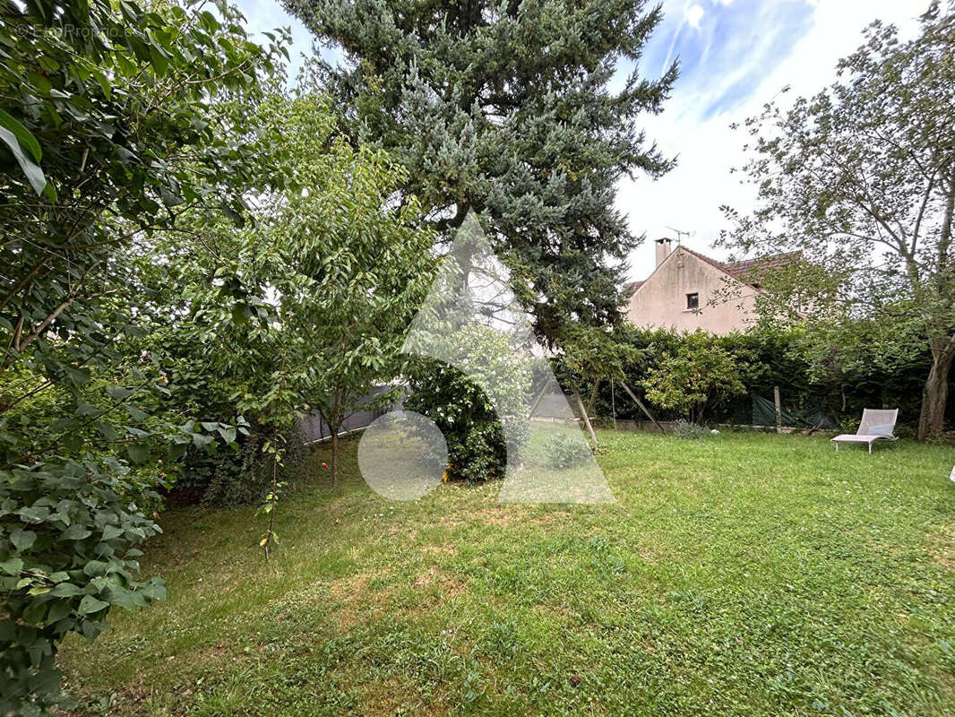 Maison à QUINCY-VOISINS