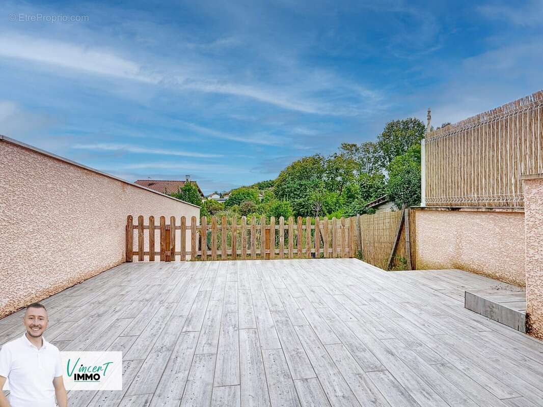 Appartement à VILLEFONTAINE