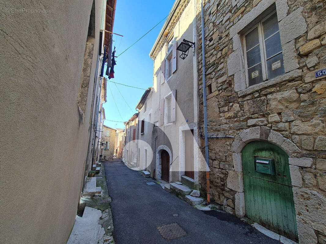 Maison à VILLENEUVE-DE-BERG