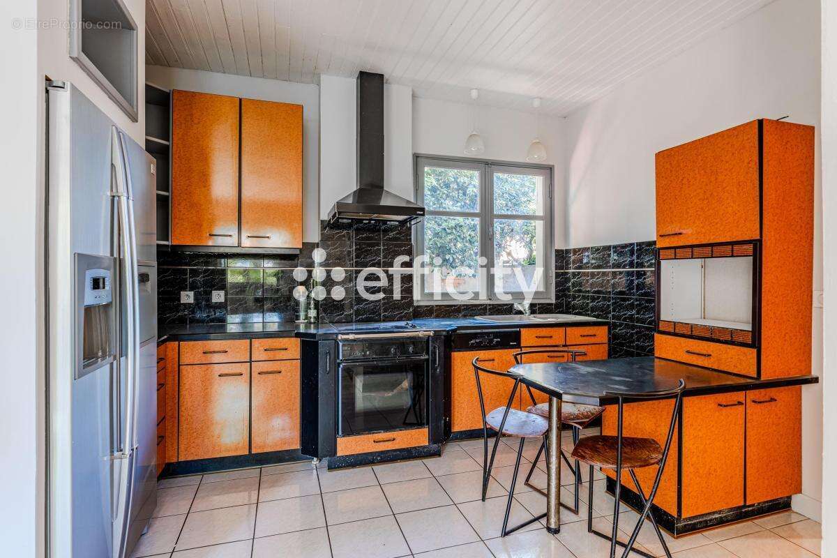 Maison 225 m² à Gujan-Mestras  - photo 10