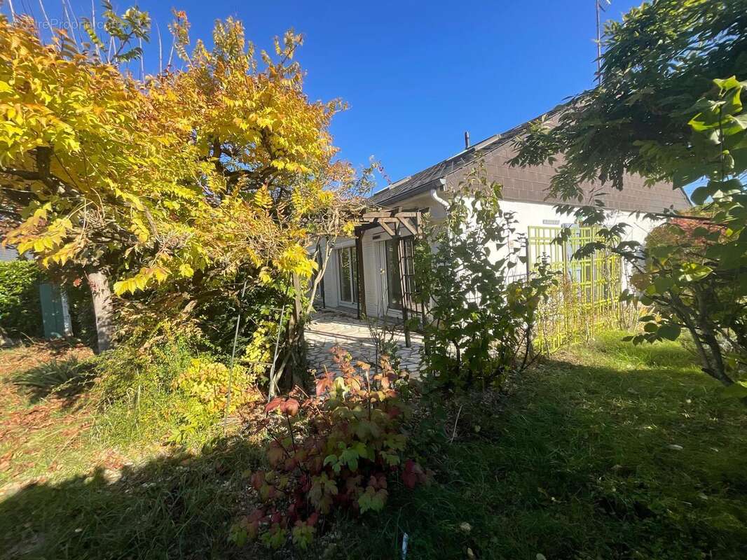 Photo 2 - Maison à NAZELLES-NEGRON