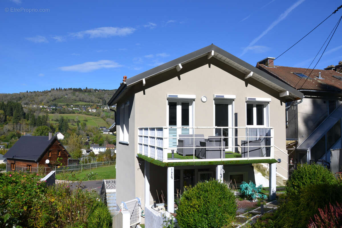 Belle maison rénovée de 136 m2 au calme et divisée en 3 appartements - photo 14