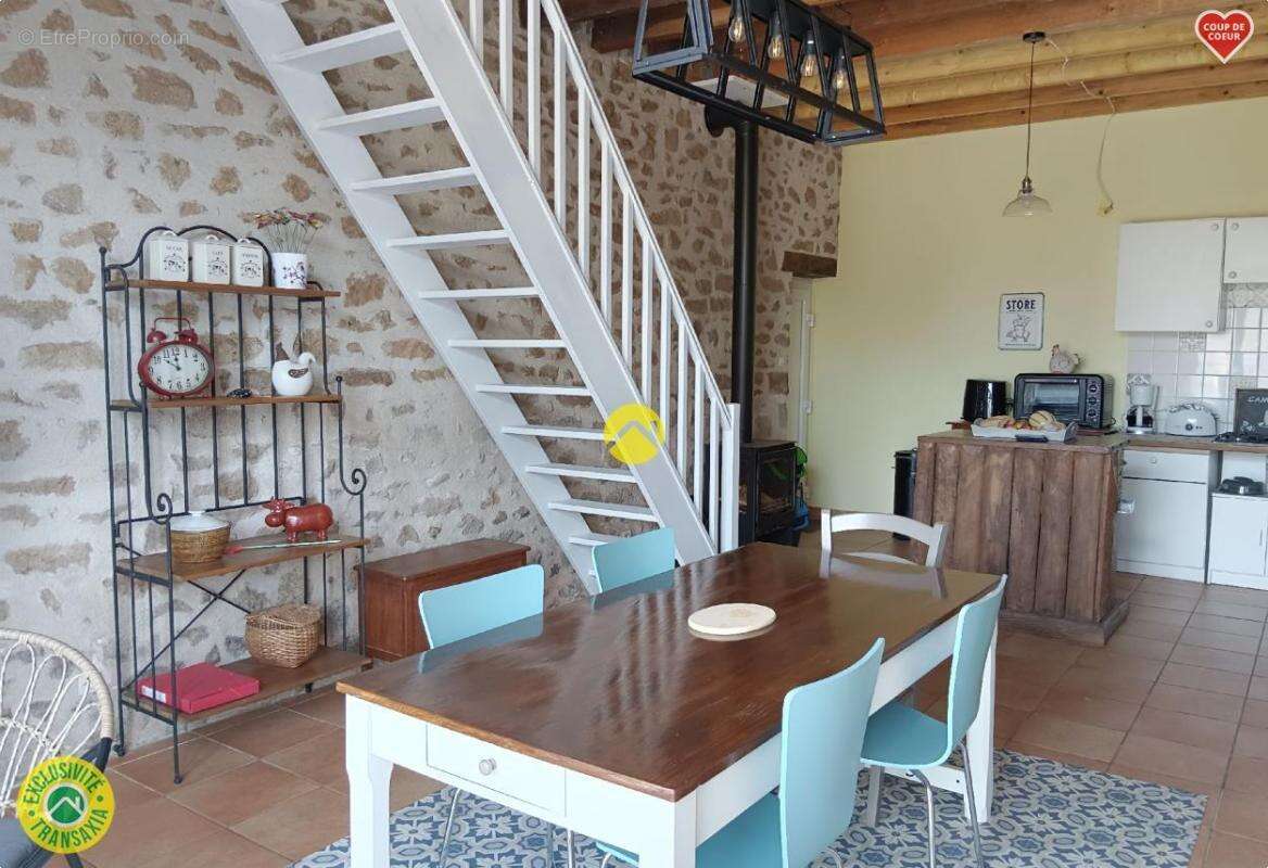 Maison à LE BOURG-D'HEM