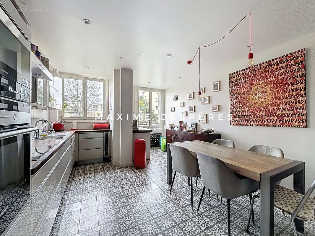 Appartement à NEUILLY-SUR-SEINE