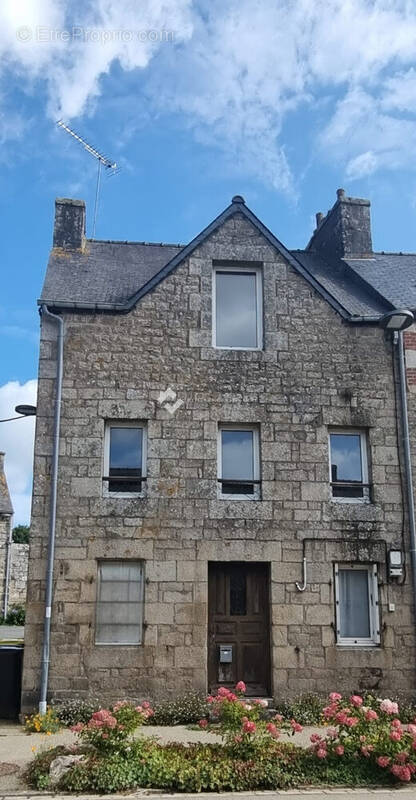 Maison à PLOUNEVEZ-MOEDEC