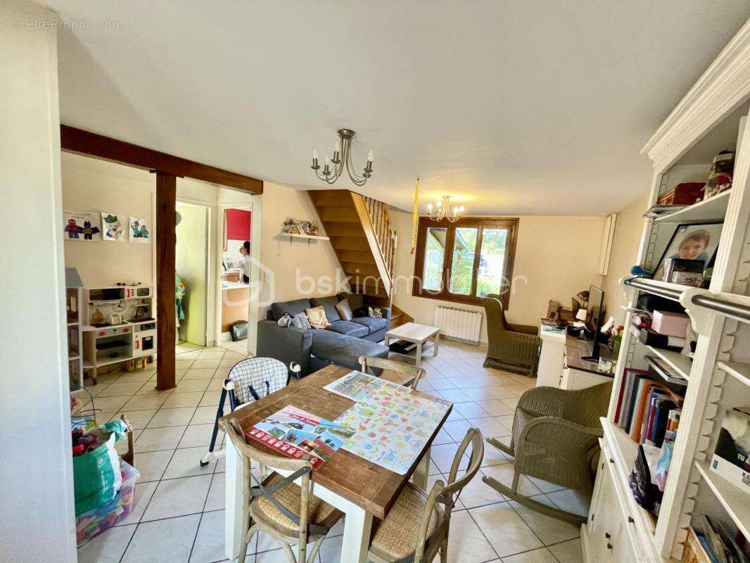 Maison à SAINT-GERMER-DE-FLY