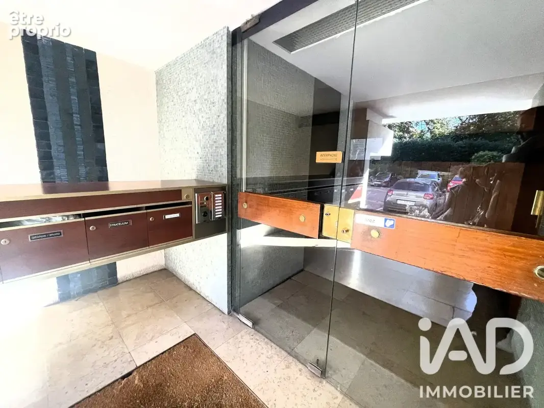 Photo 1 - Appartement à LA CELLE-SAINT-CLOUD