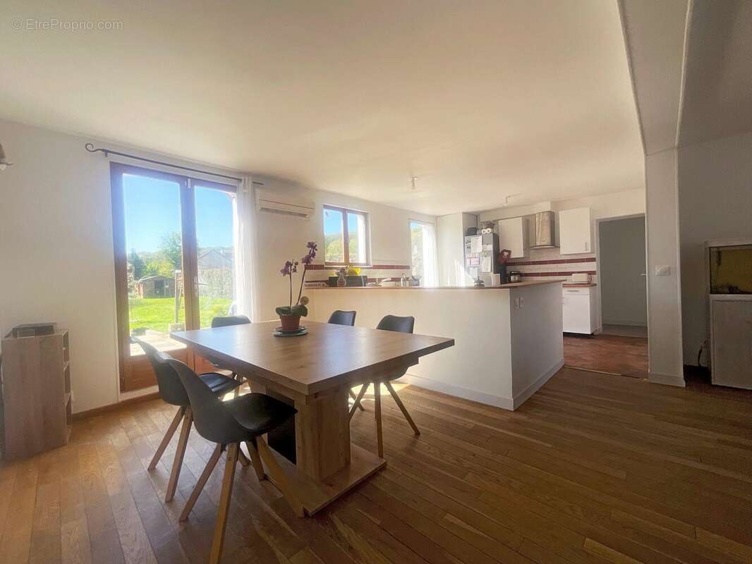 Maison à ROSNY-SUR-SEINE