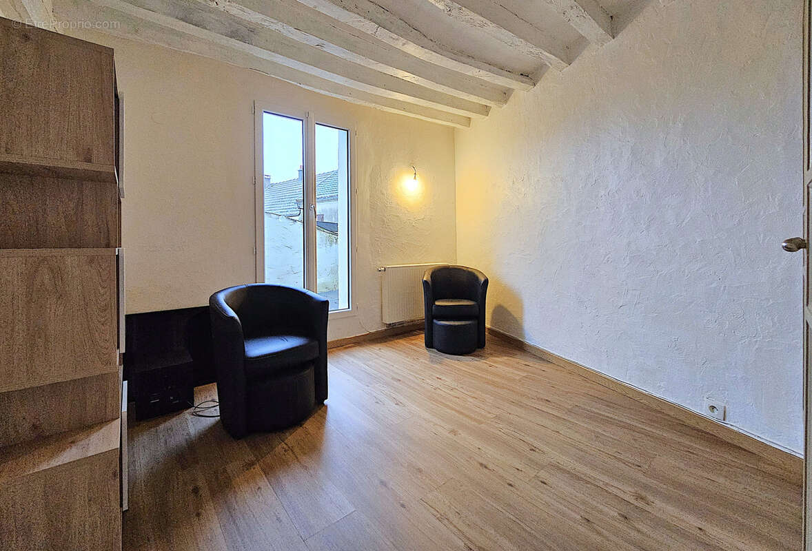 Maison à CRECY-LA-CHAPELLE