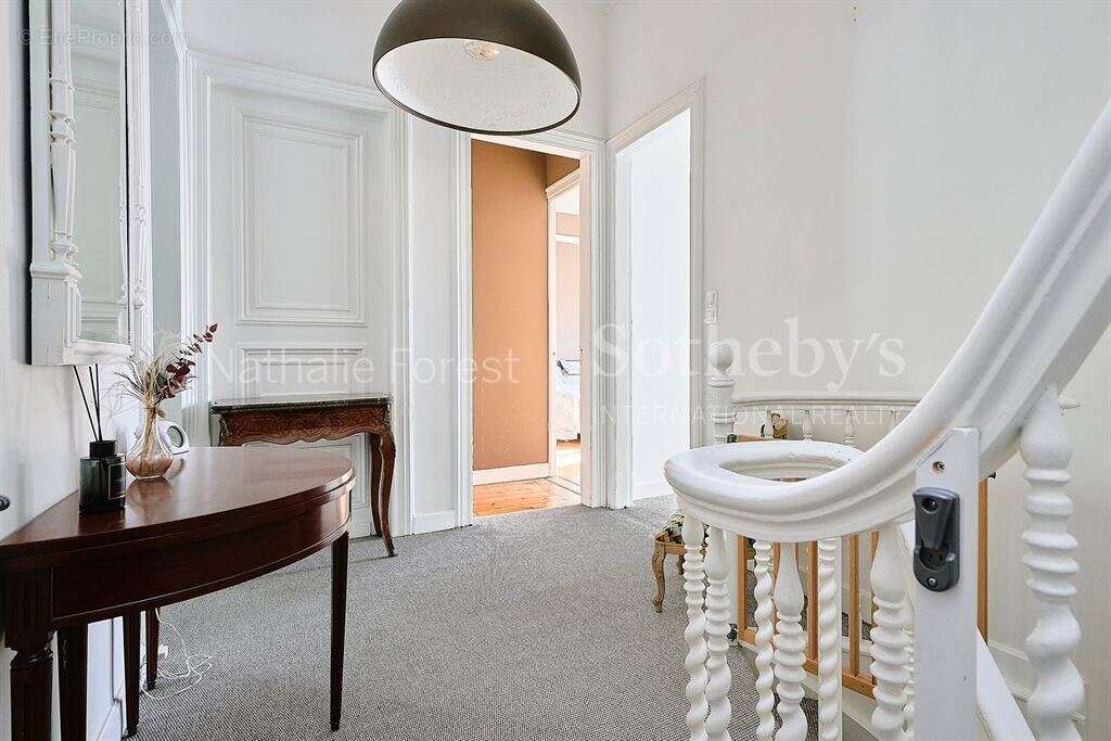 Prox Barbieux - Superbe maison bourgeoise, 6 chambres, garage, jardin 600m2 - photo 17