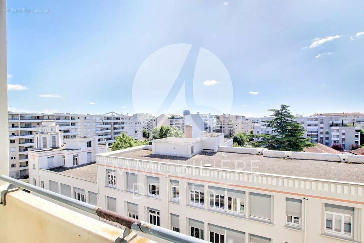 Appartement à LYON-8E