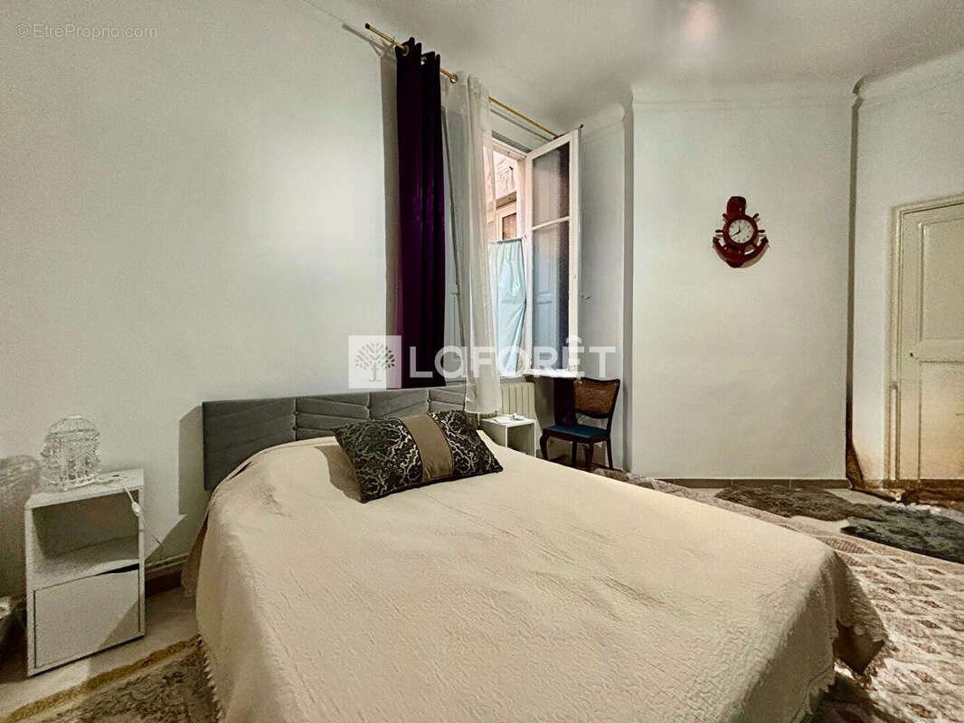 Appartement à MARSEILLE-1E