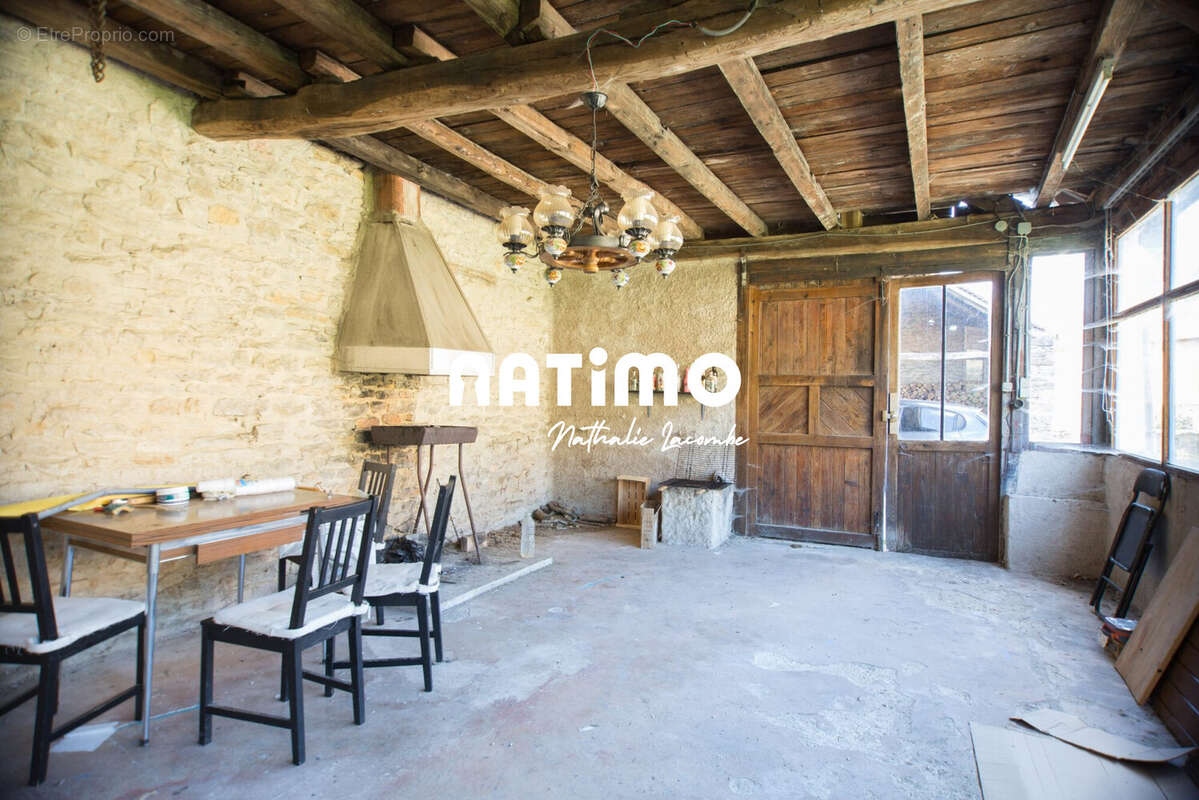 Maison à MONTIGNY-MONTFORT