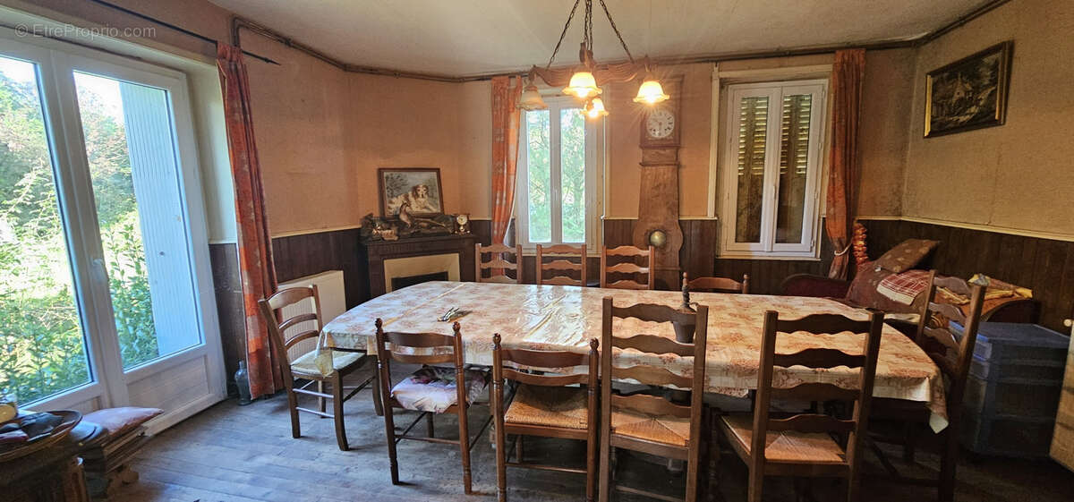 Maison à VARETZ