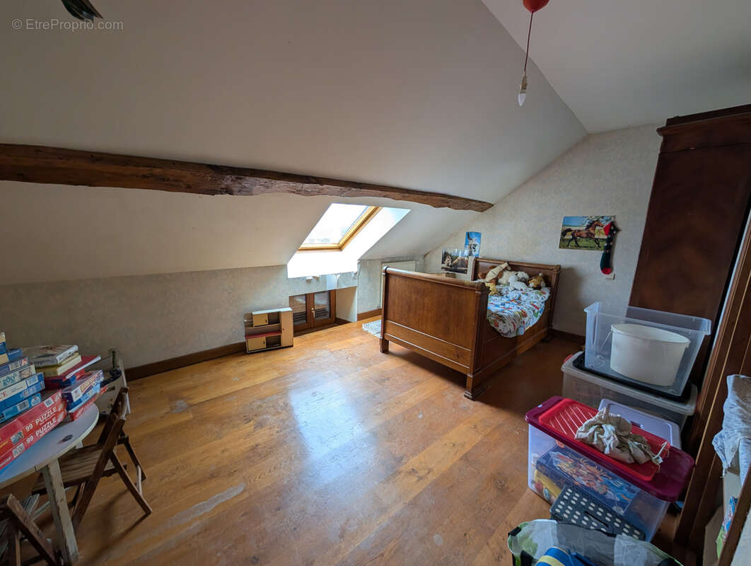 Maison à LONGECOURT-LES-CULETRE