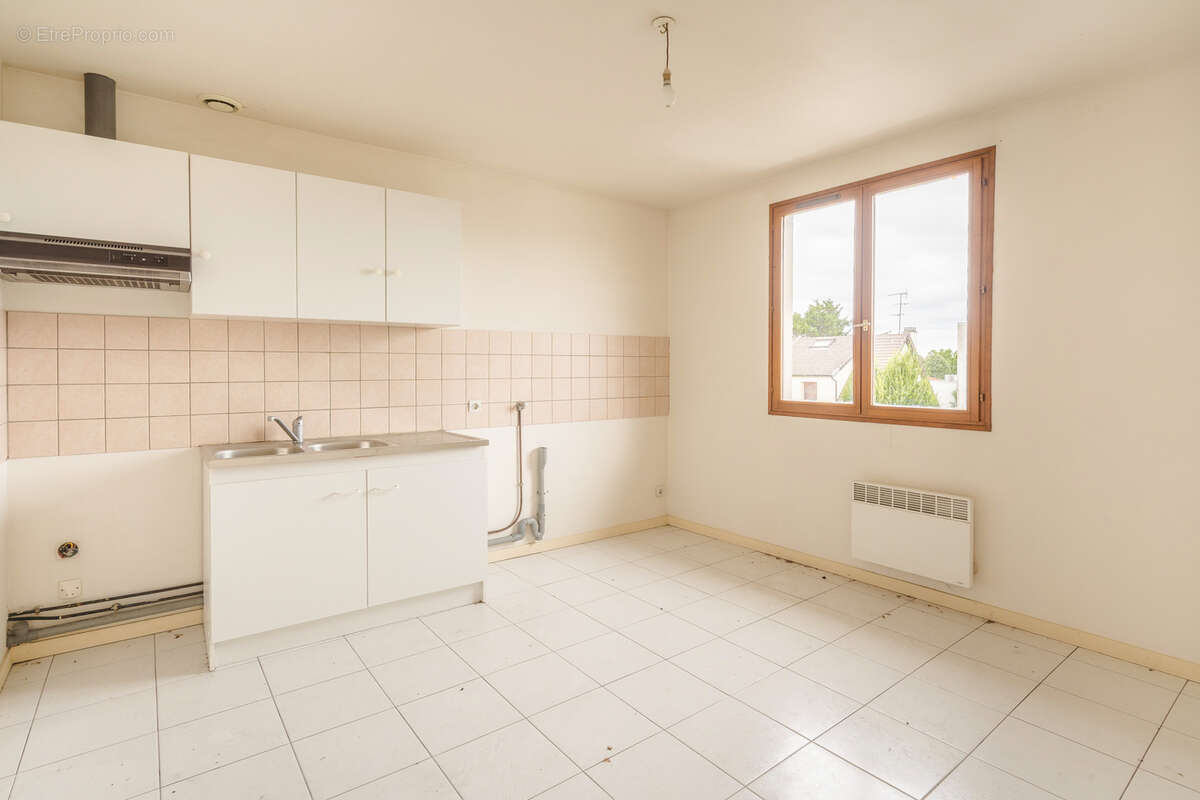 Appartement à LES PAVILLONS-SOUS-BOIS