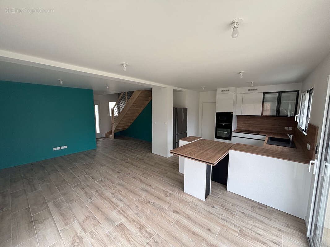 Maison à PAREMPUYRE