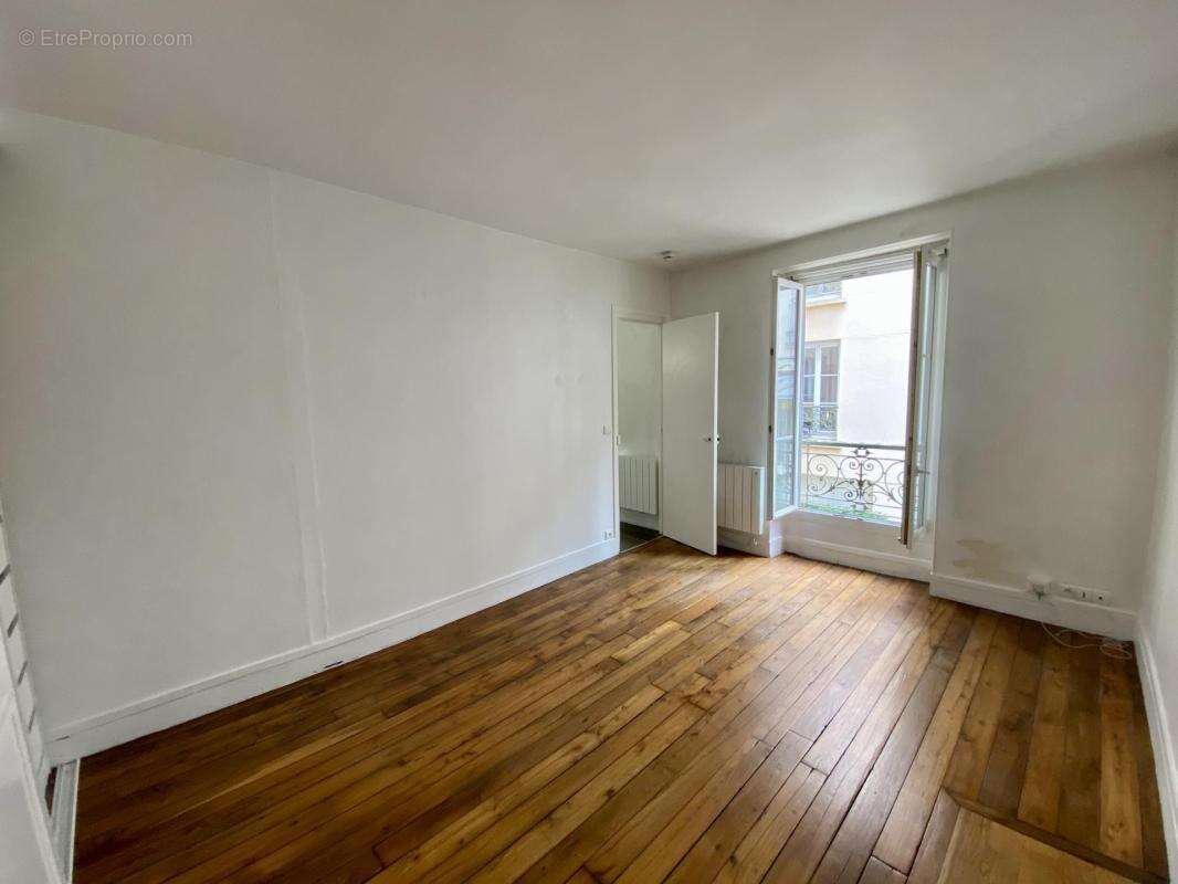 Appartement à PARIS-14E