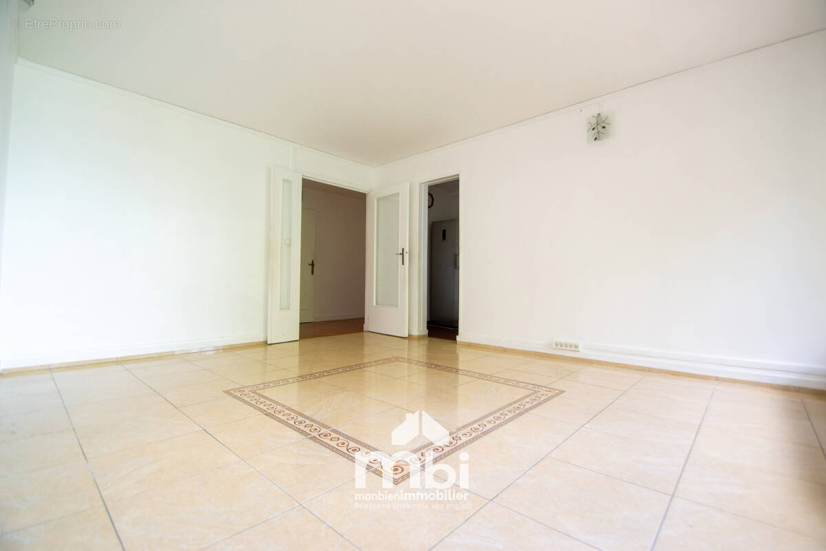Appartement à SURVILLIERS