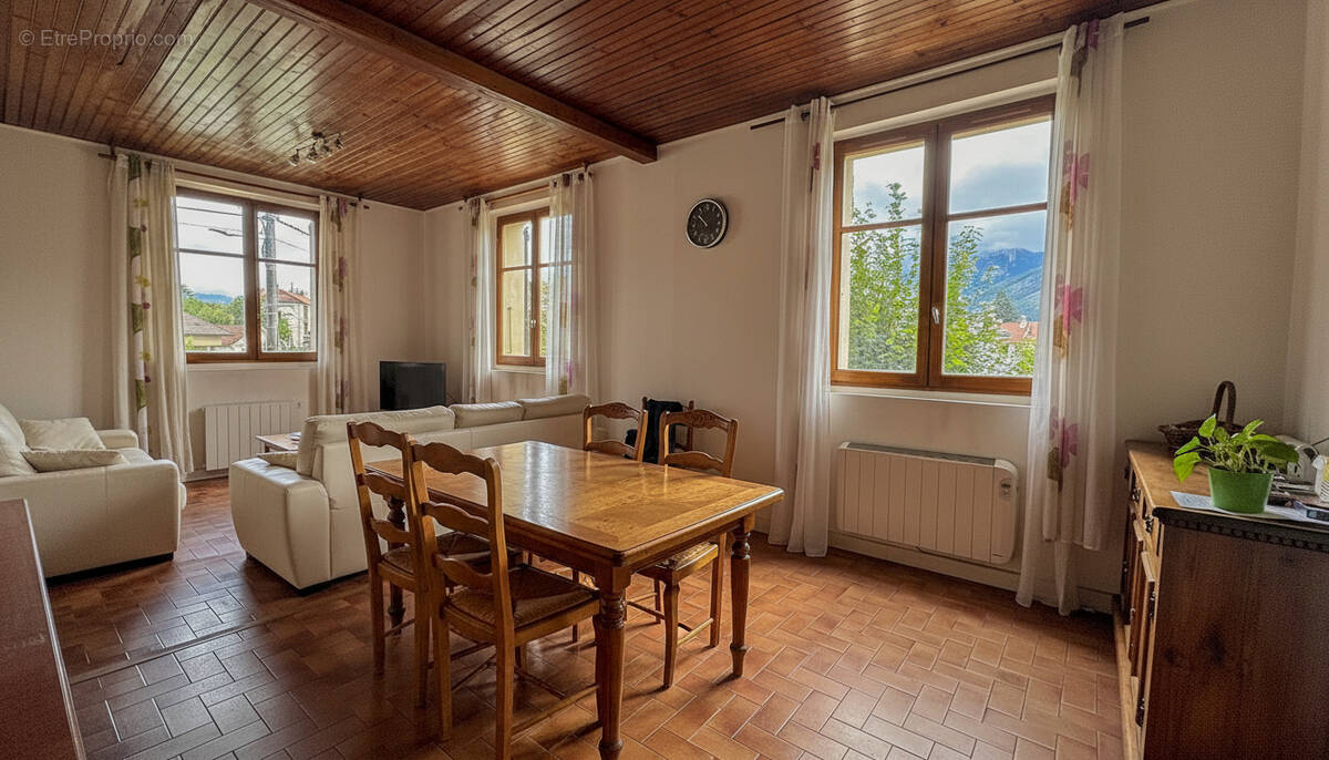 n°3 - Appartement à SAINT-EGREVE