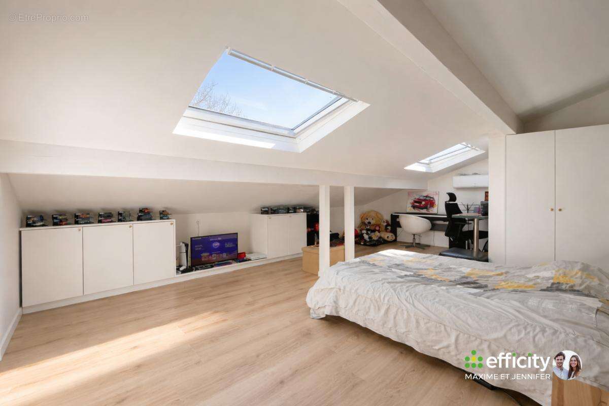 Maison 190 m² à Azur  - photo 7