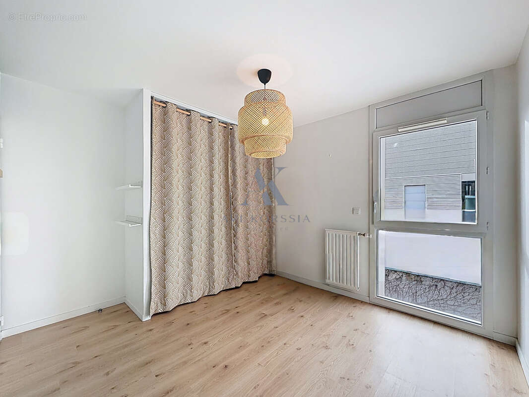 Villeurbanne   Appartement T4 80 m2 avec terrasse, jardin privatif et garage - photo 3
