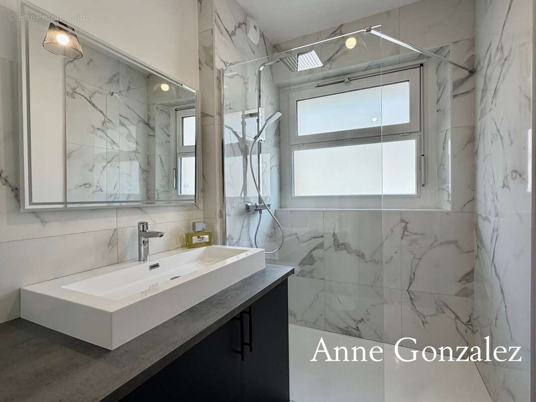 ORLEANS proche rue Royale, à vendre superbe Appartement T4 entièrment rénové dans belle petite copropriété avec peu de charges e - photo 8