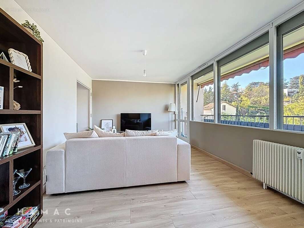 Appartement à OULLINS