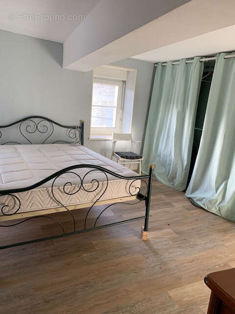 Maison à AMBRIERES-LES-VALLEES